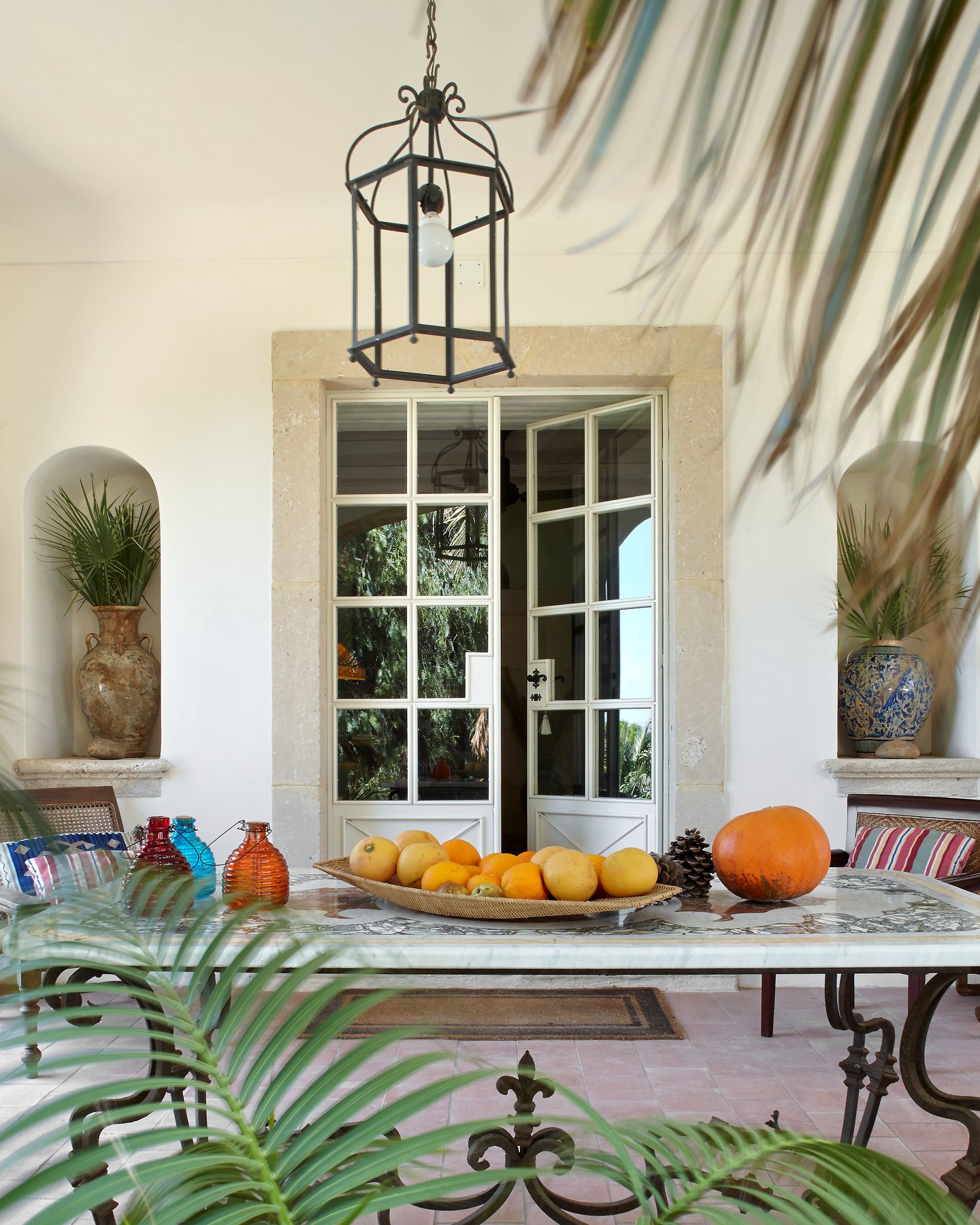 villa-aranjaya-loggia